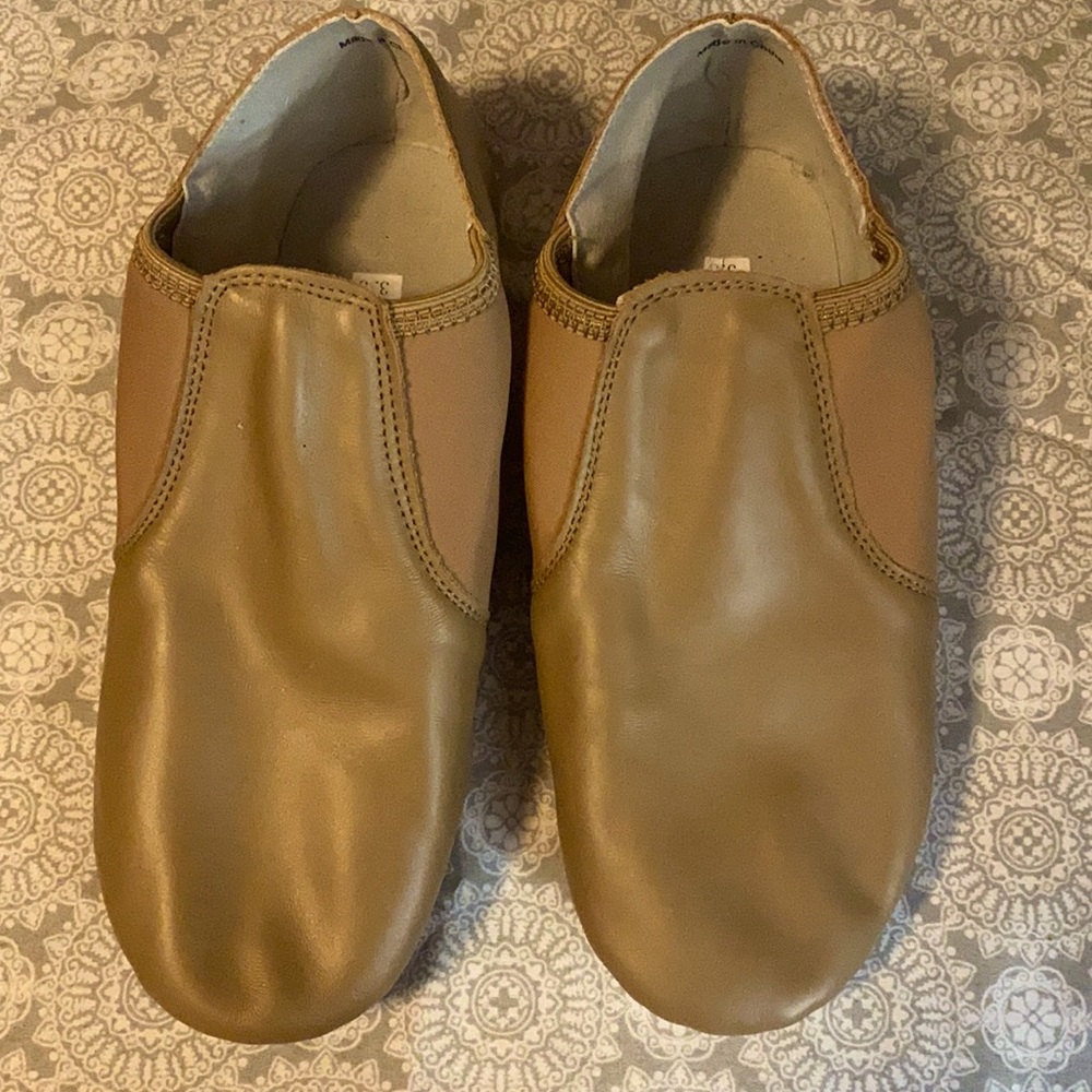 Girls jazz dance shoes!